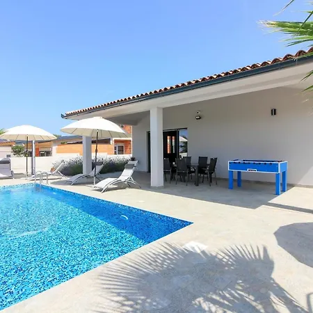 Mit Privatpool Fuer 8 Personen Ca 170 Qm In Pula, Istrien Istrische Riviera Pula