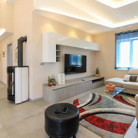 Holiday home Mit Privatpool Fuer 8 Personen Ca 170 Qm In Pula, Istrien Istrische Riviera *