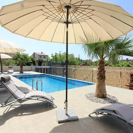 Mit Privatpool Fuer 8 Personen Ca 170 Qm In Pula, Istrien Istrische Riviera