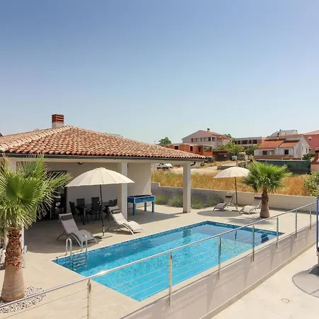 Holiday home Mit Privatpool Fuer 8 Personen Ca 170 Qm In Pula, Istrien Istrische Riviera